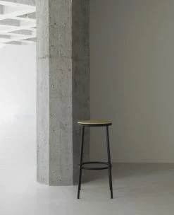Circa Bar Stool - / H 75 Cm - Oak - Normann Copenhagen -Coffee Tables Sales Shop bar stool circa natural oak black base madeindesign 381091 product800