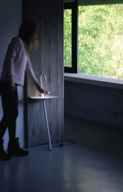 Clochard LED Lamp - / H 98 Cm - Supplement Table - Martinelli Luce -Coffee Tables Sales Shop lamp clochard led white madeindesign 228916 product800