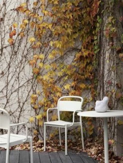 Linear Café Round Table - / Ø 70 Cm - Steel - Muuto 7 Linear Café Round Table - / Ø 70 Cm - Steel - Muuto -Coffee Tables Sales Shop round table linear cafe dark green madeindesign 357439 product800