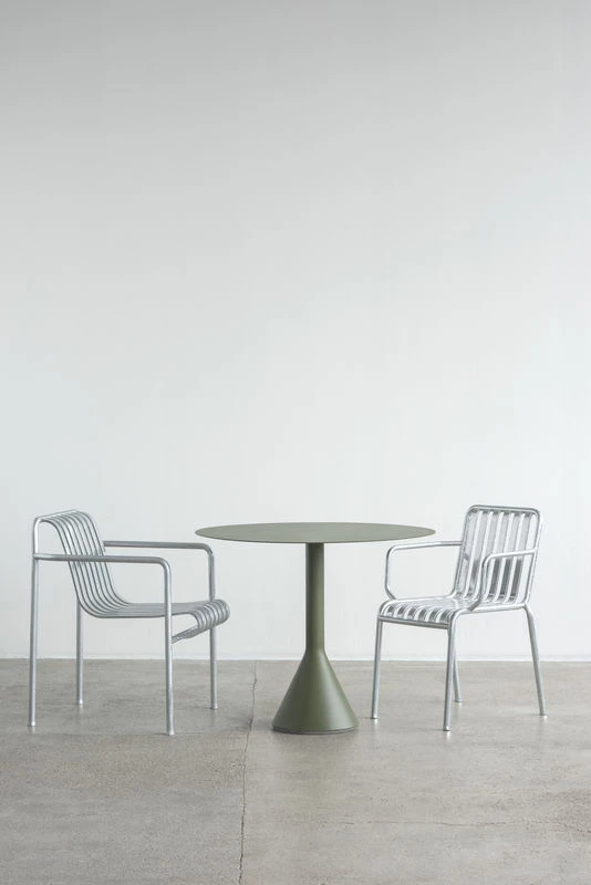 Palissade Cone Round Table - / Ø 90 Cm - Steel - Hay 4 Palissade Cone Round Table - / Ø 90 Cm - Steel - Hay - Image 2