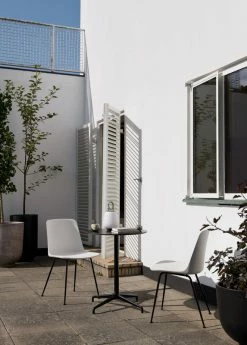 Rely Outdoor ATD5 Round Table - / Compact Laminate & Cast Aluminium - Ø 65 Cm - &tradition -Coffee Tables Sales Shop round table rely outdoor atd5 black madeindesign 389719 product800