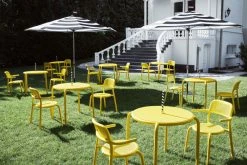 Toní Bistreau Round Table - / Ø 80 Cm - Parasol Hole + Removable Candle Holder - Fatboy -Coffee Tables Sales Shop round table toni bistreau fir tree green madeindesign 356013 product800