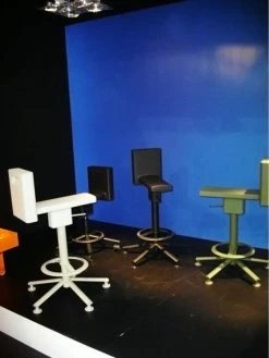 360° Swivel Bar Stool - Pivoting - Wheels - Magis -Coffee Tables Sales Shop swivel bar stool 360 black madeindesign 133205 product800